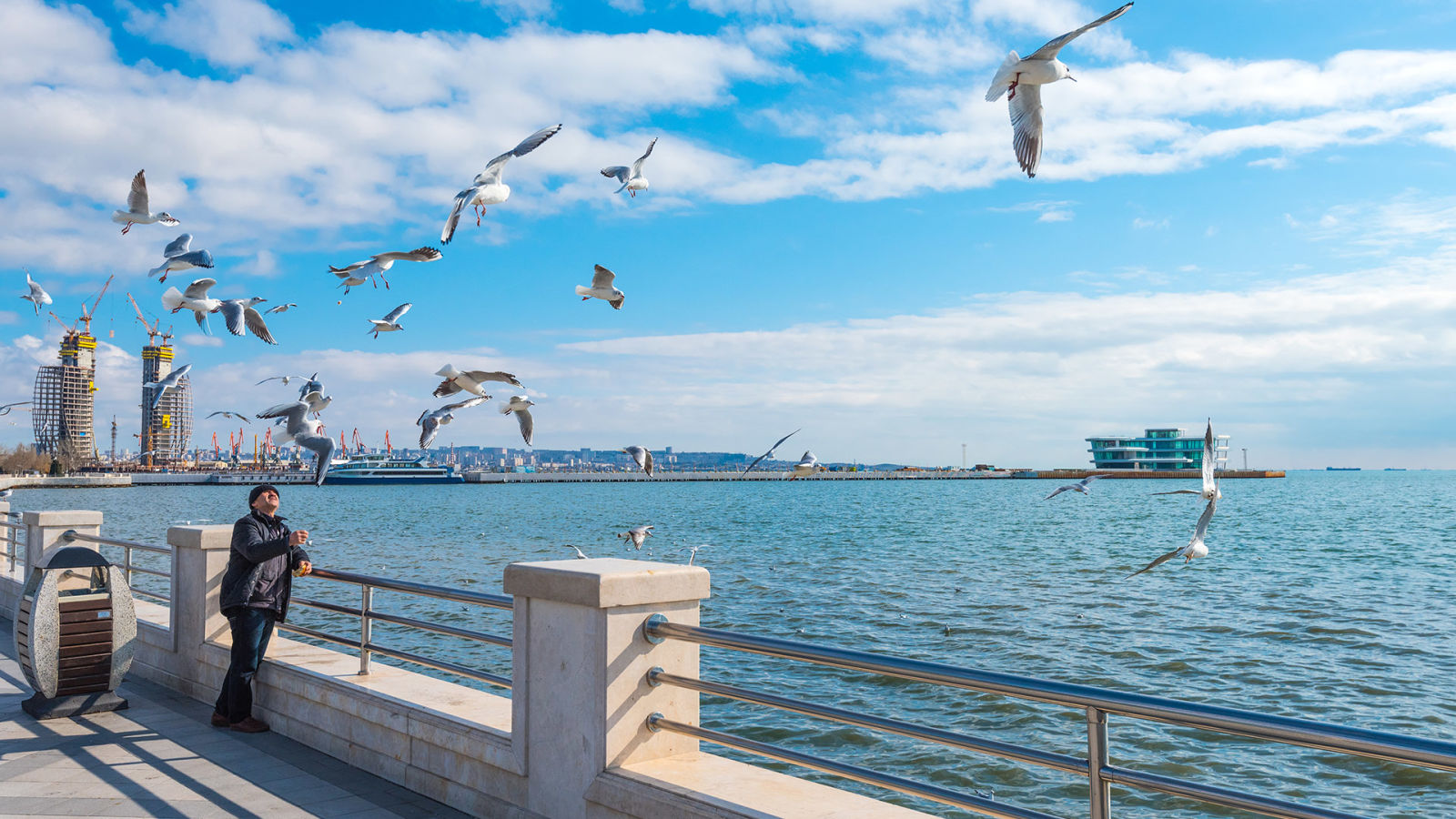 Baku Boulevard: A Timeless Seaside Gem of Azerbaijan 🌊✨
